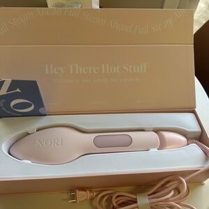 Nori Pink Handheld Steamer